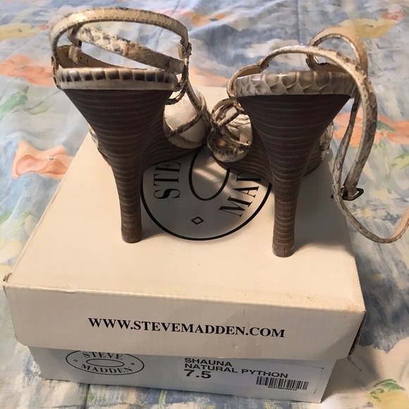 Steve Madden Wedge Heel sandals size 7 1/2 - Picture 4 of 5